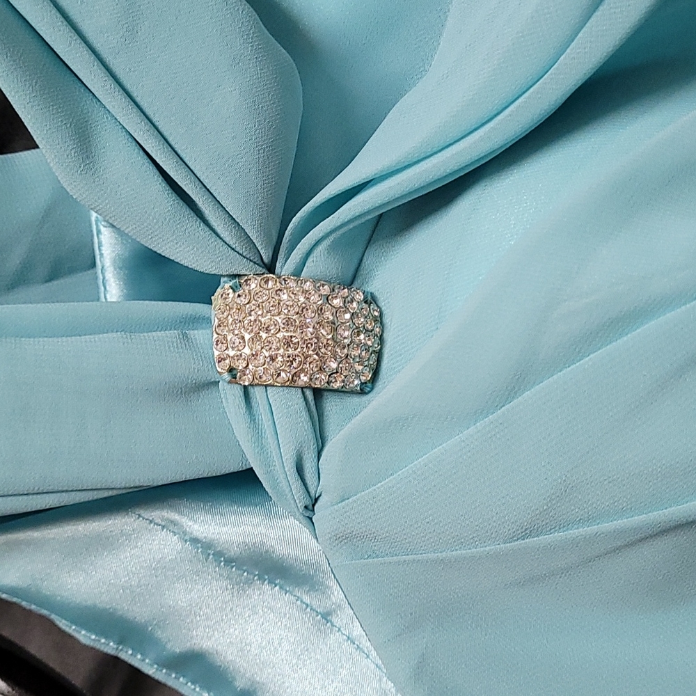 Dress - Picture 3 of 7